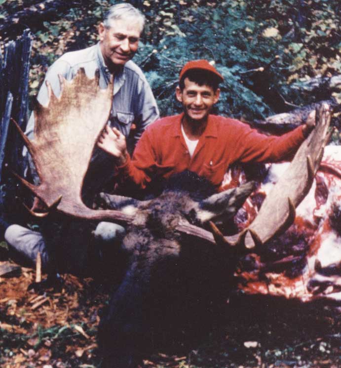 Art Madsen and Bob Frush 49 inch rack Veteran Guide Art Madsen with successful hunter, Bob Frush. ArtMadsen_BobFrush_Moose_49inch_Rack.jpg